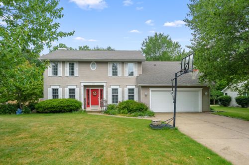 220 Deer Path Ln, Battle Creek, MI, 49015-7935 | Card Image