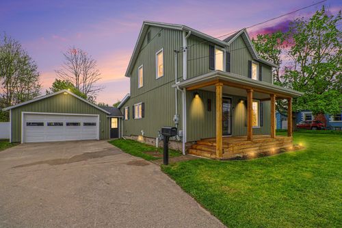 611 S Farmer St, Otsego, MI, 49078-1407 | Card Image