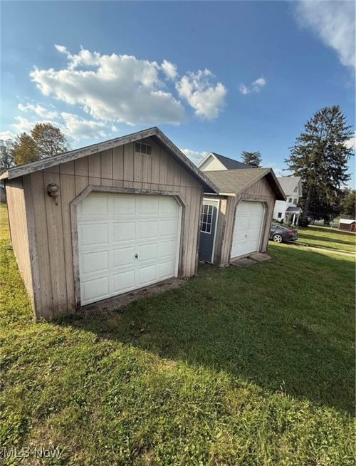 830 N Chestnut St, Barnesville, OH, 43713-1169 | Card Image