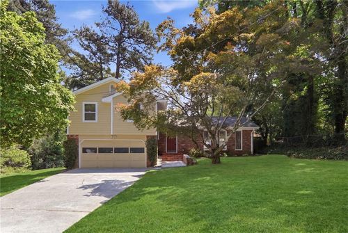 5642 Breezy Ct Sw, Lilburn, GA, 30047-6404 | Card Image