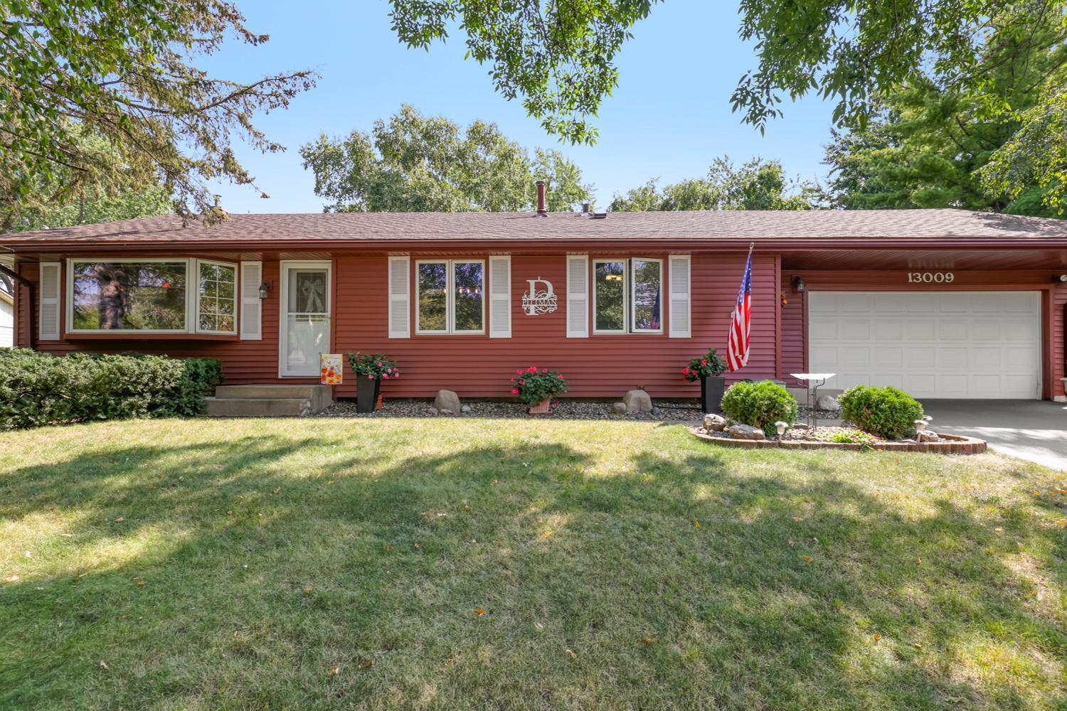 Welcome Ln, Burnsville, MN 55337
