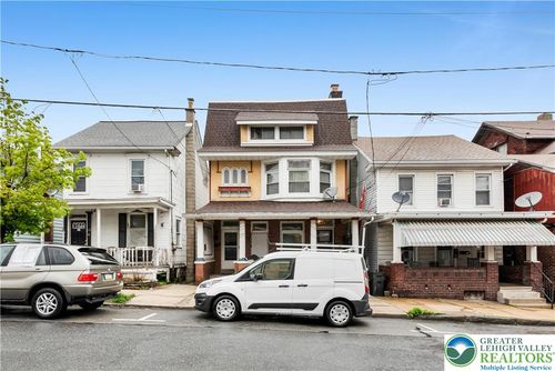 35 E Ridge St, Lansford, PA, 18232-1400 | Card Image