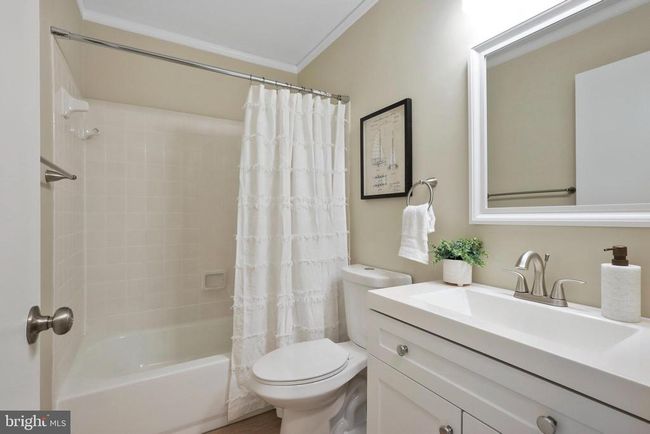 7470 Laurel Oak Ct, Townhouse with 2 bedrooms, 3 bathrooms and null parking in SPRINGFIELD VA | Image 24