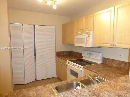 1071-529 E Sheridan St, Dania Beach, FL, 33004-5814 | Card Image