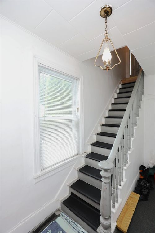 144 Prospect St, Kingston, NY, 12401-5049 | Card Image