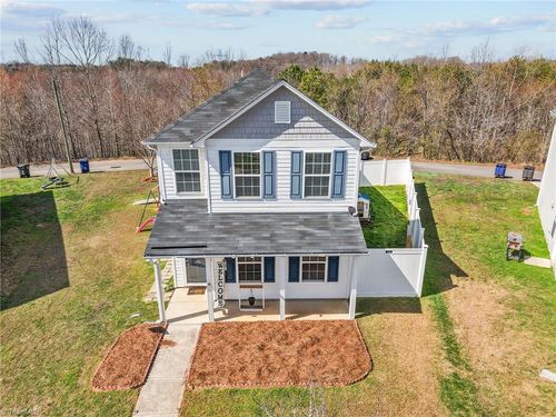 1751 Overcreek Cir, Winston-Salem, NC, 27127-7483 | Card Image