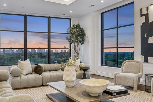 901-2323 San Felipe St, Houston, TX, 77019-3401 | Card Image