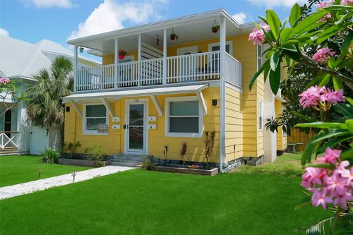 127 17th Ave S, ST PETERSBURG, FL, 33701-5923 | Card Image