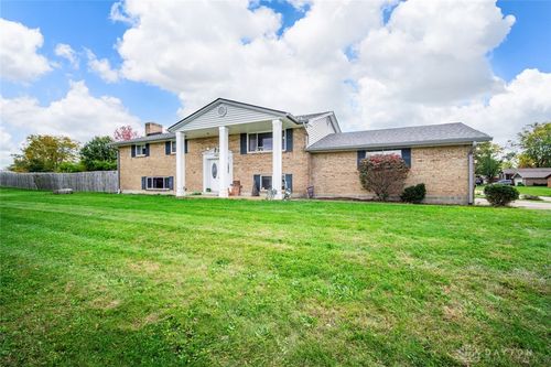 3653 Navara Dr, Beavercreek, OH, 45431-3152 | Card Image