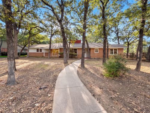 1725 Danciger Dr, Fort Worth, TX, 76112-3948 | Card Image