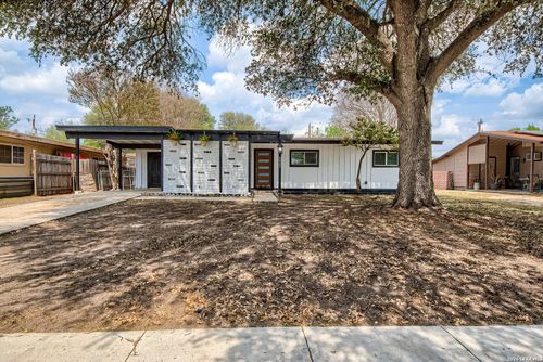 5027 Village Crst, San Antonio, TX, 78218-3810 | Card Image