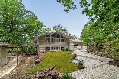 15 Overlook Dr, Highland Mills, NY, 10930-3417 | Card Image