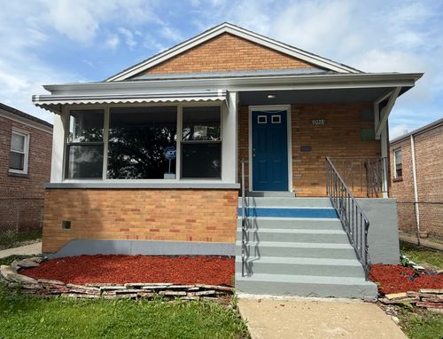 9028 S Carpenter St, Chicago, IL, 60620-3549 | Card Image