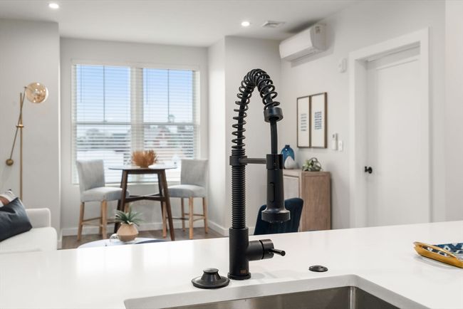 APT-405 - 10 Somerset Ave, Condo with 1 bedrooms, 1 bathrooms and 1 parking in Winthrop MA | Image 7