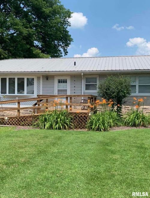 215 E Highway 106, Hull, IL, 62343-1038 | Card Image