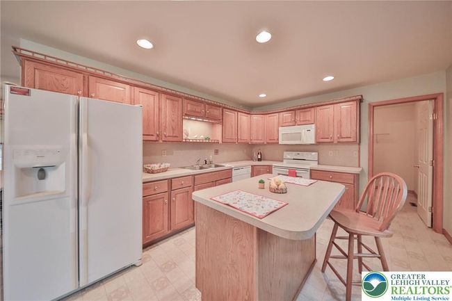 Kitchen | Image 12