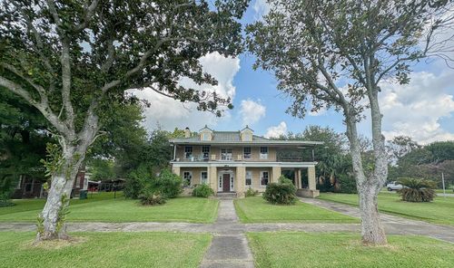 2149 Lakeshore Dr, Port Arthur, TX, 77640-6784 | Card Image