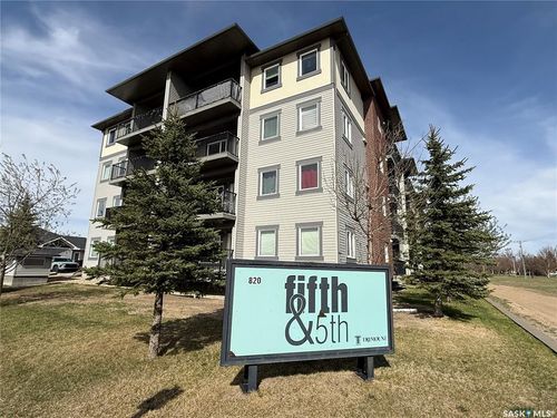 302-820 5th St Ne, Weyburn, SK, S4H2V2 | Card Image
