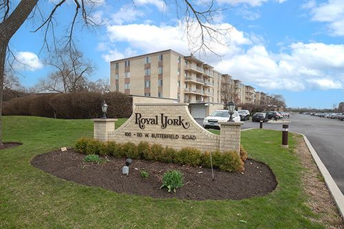 apt-405s-110 W Butterfield Rd, Elmhurst, IL, 60126-5061 | Card Image
