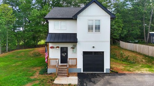 71 Patrick Ct, Madison Heights, VA, 24572-4400 | Card Image