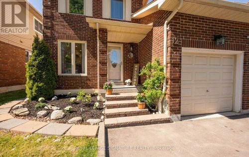 12 Hewitt Cres, Ajax, ON, L1S7A2 | Card Image