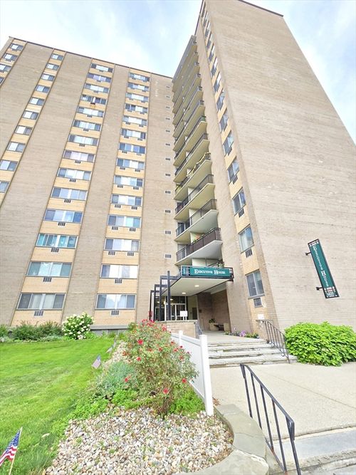 unit-13a-1025 Hancock St, Quincy, MA, 02169-2119 | Card Image