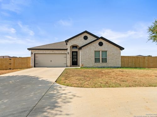 132 W Medium Meadow Dr, Lytle, TX, 78052-3985 | Card Image