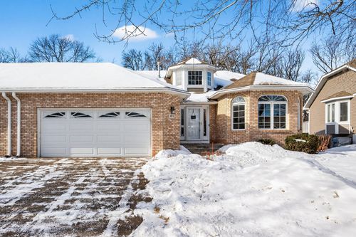 4119 Thornhill Ln, Vadnais Heights, MN, 55127-3688 | Card Image
