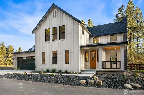 415 Outfitter Pl, Cle Elum, WA, 98922-2157 | Card Image