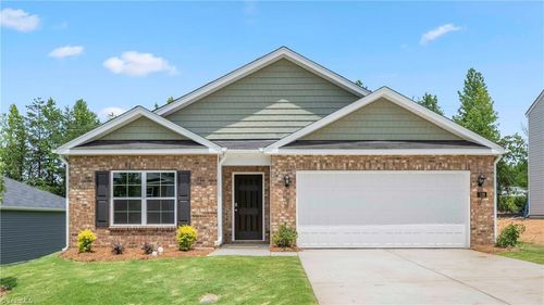 129 Greenbrier Way, Stoneville, NC, 27048 | Card Image