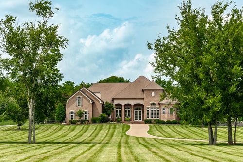 2436 Long Hollow Pike, Hendersonville, TN, 37075-8717 | Card Image