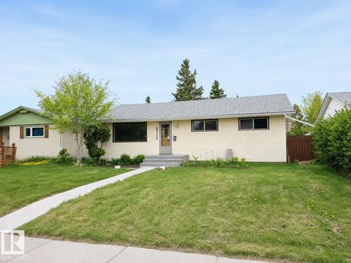 8712 162 St Nw, Edmonton, AB, T5R2M1 | Card Image