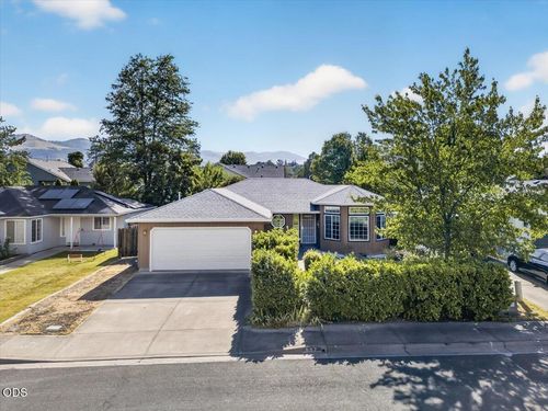 937 Rebecca Drive, Phoenix, OR, 97535 | Card Image