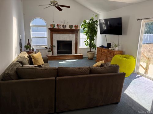 87 N Howell Ave, Centereach, NY, 11720-2885 | Card Image