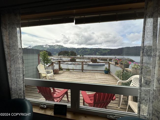 Upstairs deck | Image 12