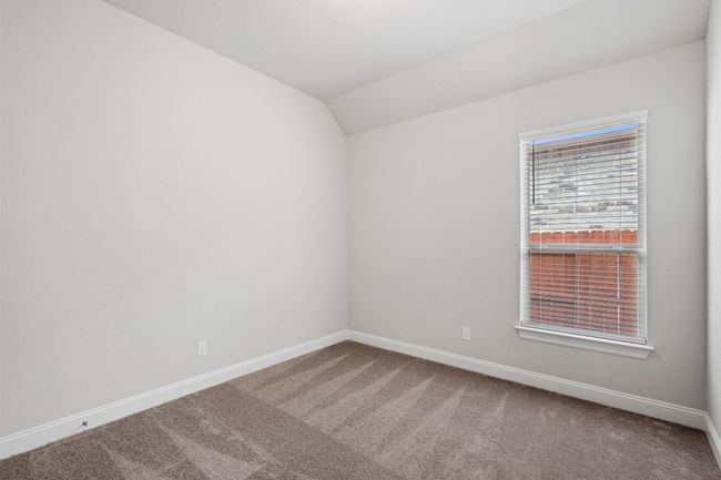 (pic from 2024 prior to current tenant moving in). | Image 28