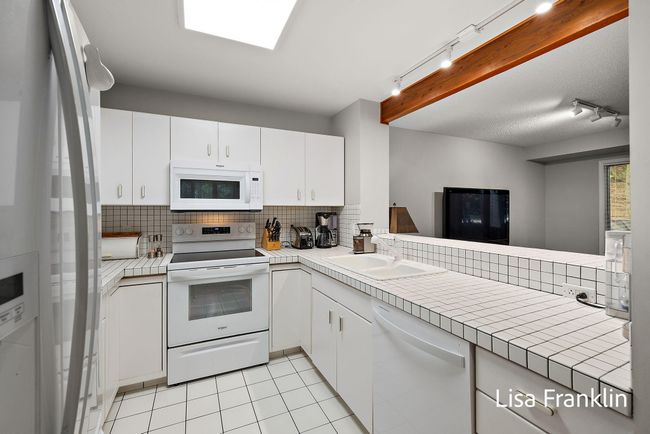 Kitchen view 2 | Image 25