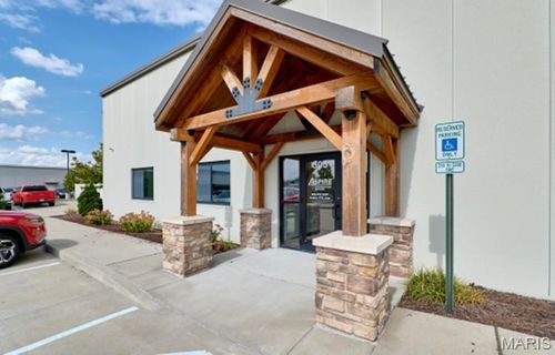 305 Parkway Industrial Ct, Lake St Louis, MO, 63367-6507 | Card Image
