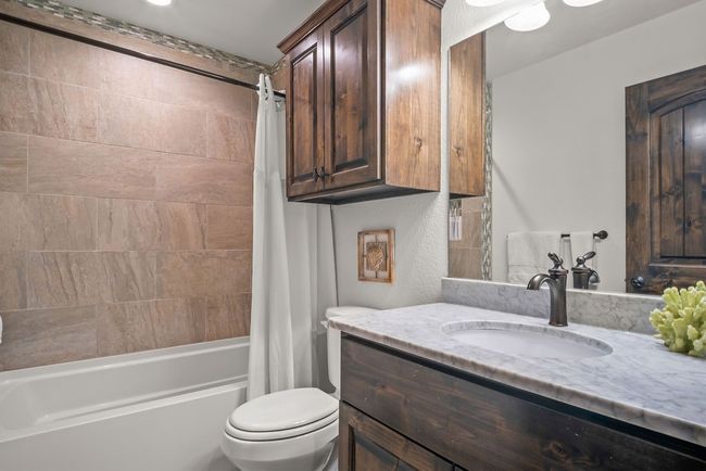 Downstairs full bath | Image 9