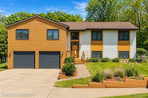 5410 Edgar Rd, Clarkston, MI, 48346-1929 | Card Image