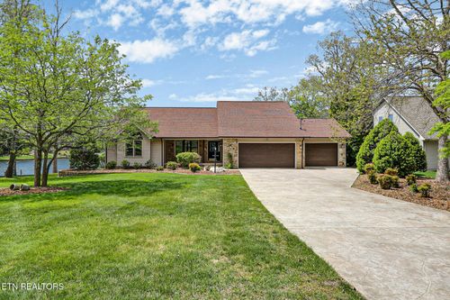 150 Lakewood Dr, Crossville, TN, 38558-8575 | Card Image