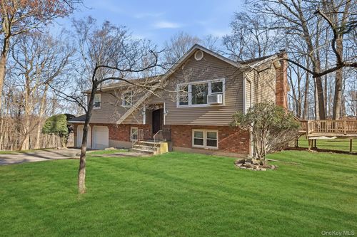 42 Bayberry Hill Rd, Mahopac, NY, 10541-4401 | Card Image