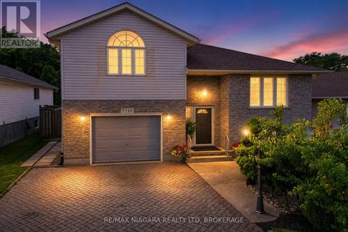 7710 Vincent St, Niagara Falls, ON, L2H3B8 | Card Image