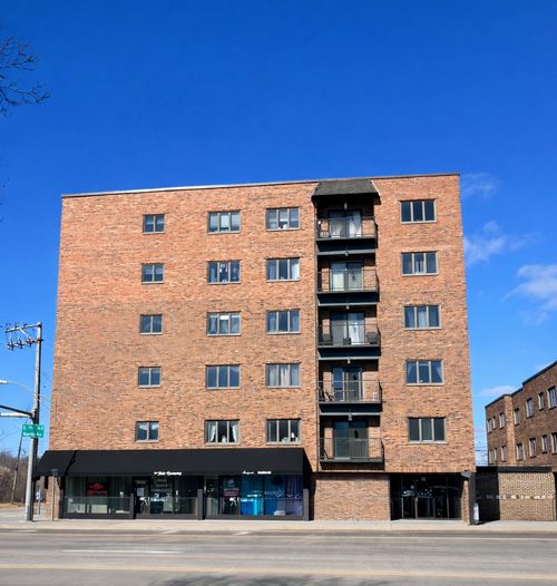 605w-7912 W North Ave, Elmwood Park, IL, 60707-3567 | Card Image