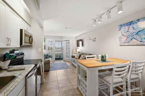 2-302-7453 Sunset Harbor Dr, NAVARRE, FL, 32566-7037 | Card Image