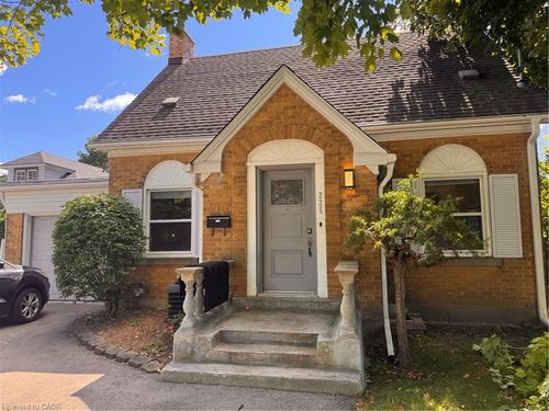 225 Bridgeport Rd E, Waterloo, ON, N2J2K7 | Card Image
