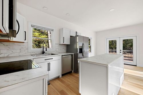 4 Deer Crossing Road, Limerick, ME, 04048 | Card Image