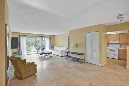 309-200 178th Drive, Sunny Isles Beach, FL, 33160 | Card Image