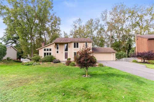 31 Misty Pine Rd, Fairport, NY, 14450-2653 | Card Image