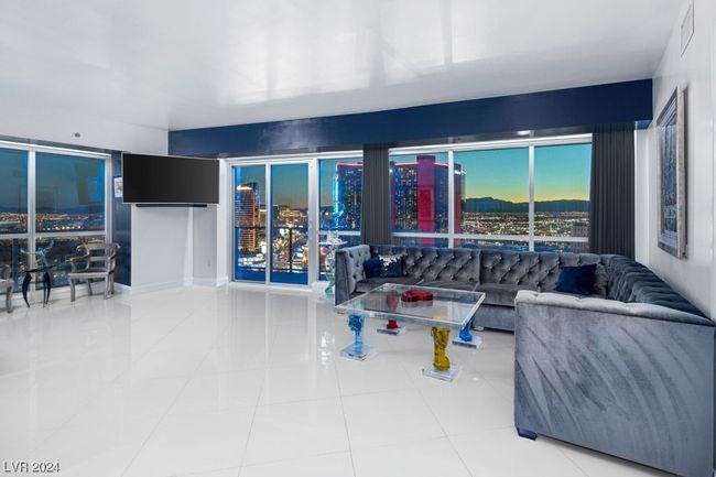 UNIT-3409 - 2700 Las Vegas Blvd S, Condo with 2 bedrooms, 3 bathrooms and null parking in Las Vegas NV | Image 10
